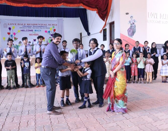 FEDERAL BANK GIFTING PLANT SAPLINGS